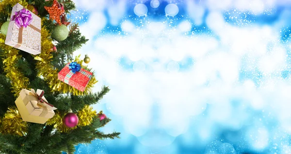 Παραμονή Χριστουγέννων δέντρο με τα δώρα — Φωτογραφία Αρχείου