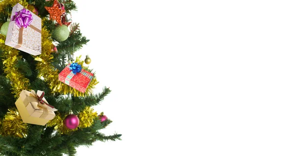 Όμορφη Εύα πράσινο δέντρο με Gifts.Christmas — Φωτογραφία Αρχείου