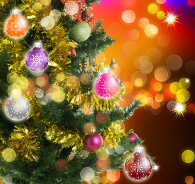 Yeni yıl yeşil Gifts.Eve Noel ile güzel ağaç