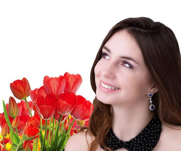 Joven belleza Chica con hermoso jardín fresco tulipanes de colores en — Foto de Stock