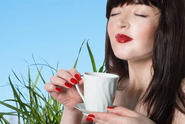 Kobieta pije herbaty frech. — Zdjęcie stockowe