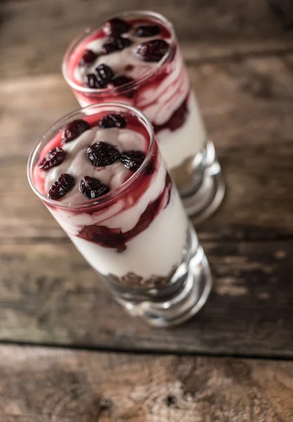 Muesli y yogur con arándanos y frambuesa — Foto de Stock