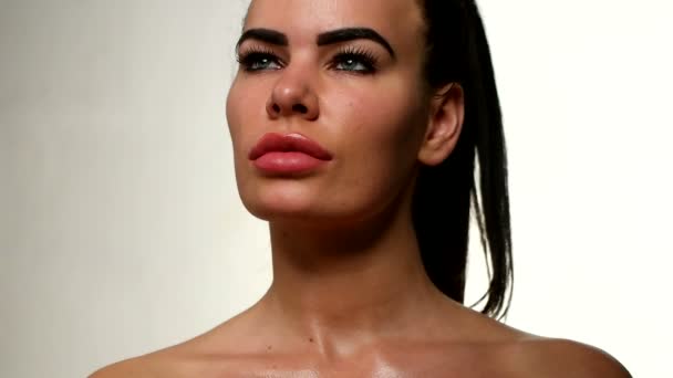 Видео красивой брюнетки сексуальная женщина — стоковое видео