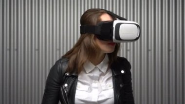 VR gözlük kadın 