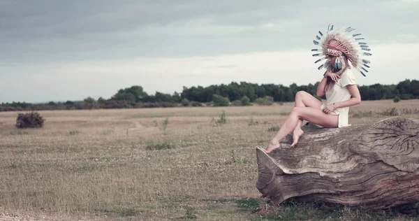 Roach başında güzel etnik hanımla