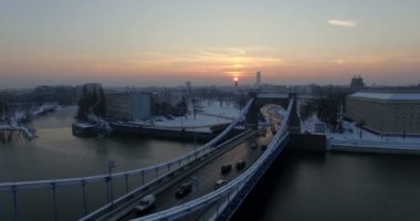 Hava: Kış aylarında Wroclaw Grunwald köprüsü, Polonya
