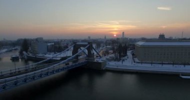 Hava: Kış aylarında Wroclaw Grunwald köprüsü, Polonya