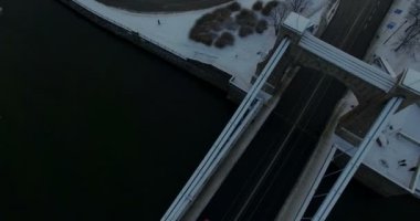 Hava: Kış aylarında Wroclaw Grunwald köprüsü, Polonya