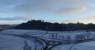 Hava: Edinburgh, Scotland yakınındaki karla kaplı Kış aylarında alanları