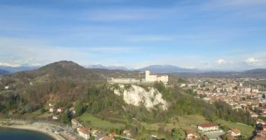 Anteni: Lombardy, Lake Maggiore, Angera, kale, İtalya