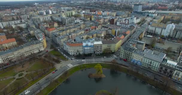 Antenne: Wroclaw in het najaar, Polen — Stockvideo