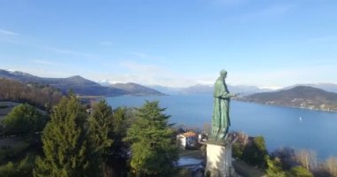 Anteni: Heykeli San Carlo Borromeo Aarona, İtalya