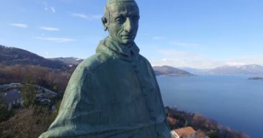 Anteni: Heykeli San Carlo Borromeo Aarona, İtalya