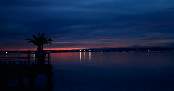 Закат над озером Гарда, Италия — стоковое видео