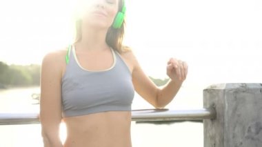 Sabah limanda Fitness güzel sarışın kadın