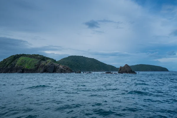 サンゴの島、タイの海の景色 — ストック写真