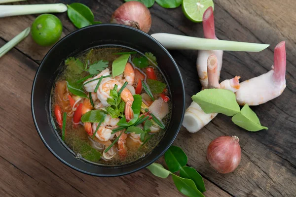 Sup Udang Pedas Tradisional Dengan Galang Rumput Limun Daun Kapur — Stok Foto