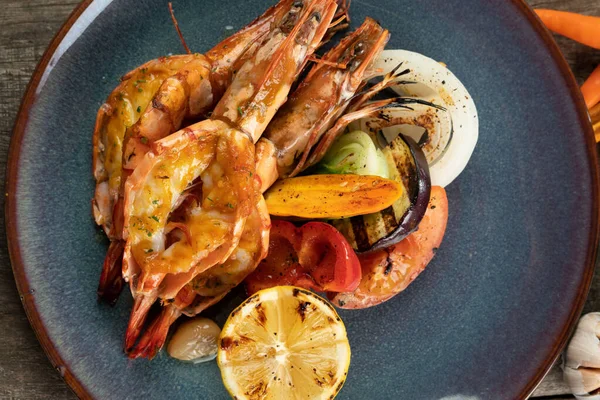 Wok Fried Prawns Garlic Chili Isolated Wooden Rustic Table — Stock Photo, Image