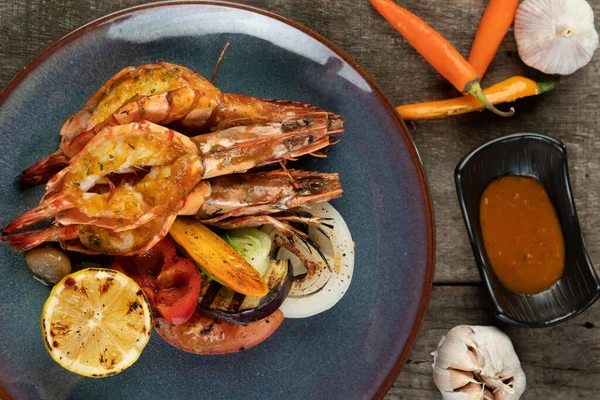 Wok Fried Prawns Garlic Chili Isolated Wooden Rustic Table — Stock Photo, Image