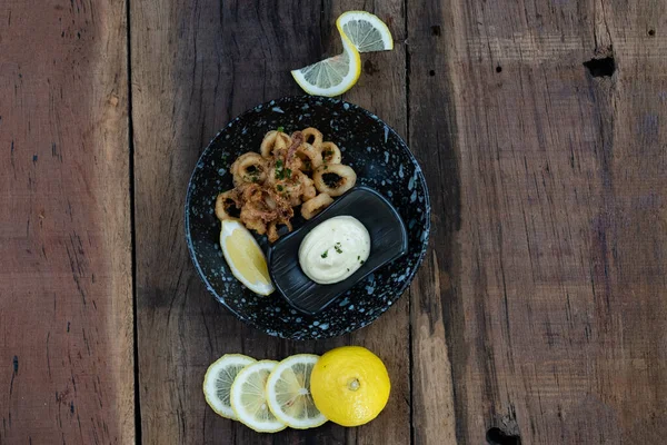 Vista Superior Plato Crujientes Anillos Calamares Fritos Calamares Con Pimiento —  Fotos de Stock