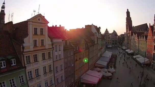 Veduta aerea delle case architettoniche europee in città — Video Stock