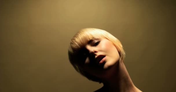 short haired facial Short haired facial