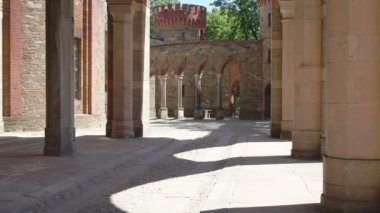 küçük ve eski şehir - kamieniec zabkowicki - Polonya - kale