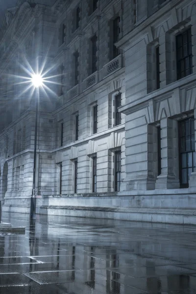 Low angle view of impressive classical building — Stock Photo, Image