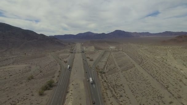 Nevada ve California arasında — Stok video