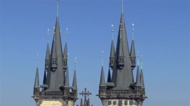 Tyn, Prag, Çek Cumhuriyeti 'nin önündeki Meryem Ana Kilisesi..