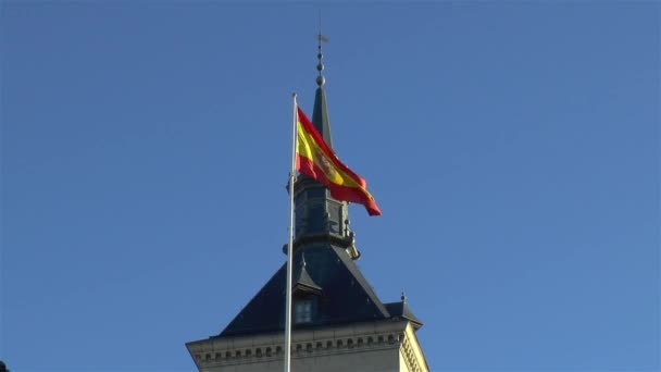 Bandeira Espanhola Acenando Bandeira Espanhola Histórico Alcazar Toledo — Vídeo de Stock