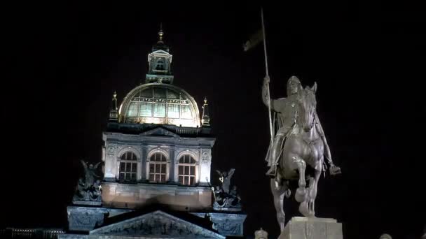 Estátua São Venceslau Pomnk Svatho Vclava Frente Museu Nacional Praga — Vídeo de Stock