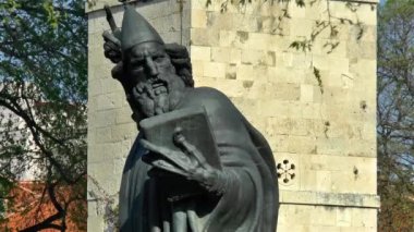 Hırvatistan 'ın Split kentindeki Nin heykeli Gregory. Hırvatistan 'ın Split kentindeki Nin heykeli Gregory' nin yakın çekim görüntüsü.
