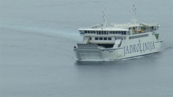 Ferry Boot Marjan Bereidt Zich Voor Aan Meren Split City — Stockvideo