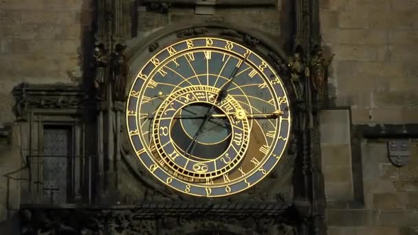 Geceleri Prag Astronomik Saati Prag Astronomik Saatinin Detaylı Görüntüsü Çek — Stok video