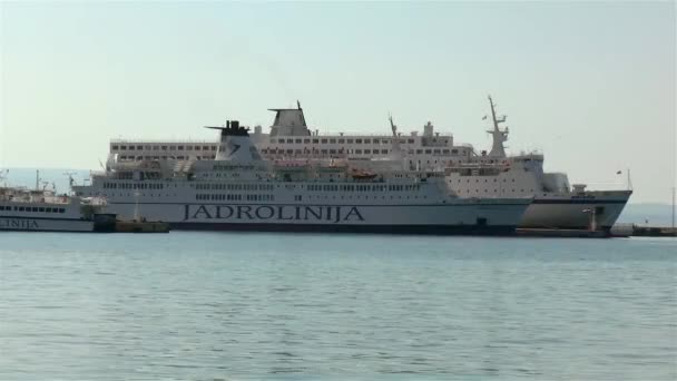 Prom Porcie Split Chorwacja Promy Marko Polo Aurelia Przygotowują Się — Wideo stockowe