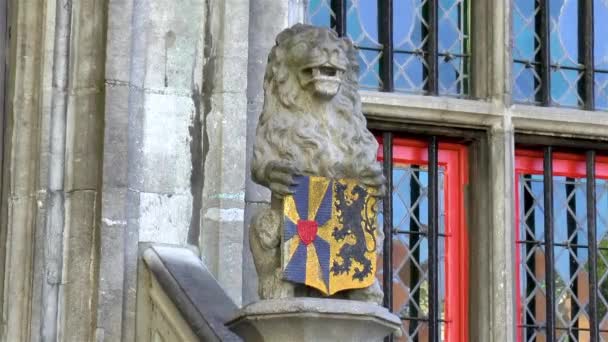 Middeleeuwse Architectonische Details Wapenschild Basiliek Van Het Heilig Bloed Brugge — Stockvideo