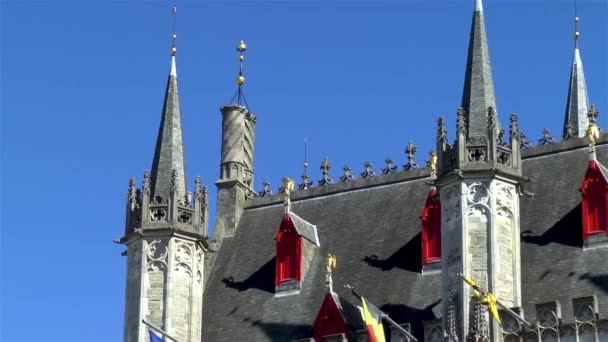 Detalhes Arquitetônicos Medievais Telhado Edifício Provincial Court Bruges Bélgica — Vídeo de Stock