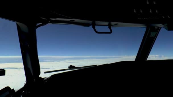 Cockpit Avião Visão Piloto Enquanto Experimenta Turbulência Leve — Vídeo de Stock