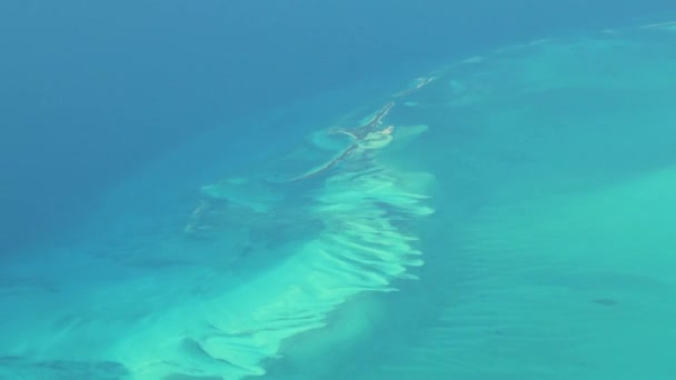 Aerial Footage Blue Ocean Tiny Islands Bahamas — Stock Video