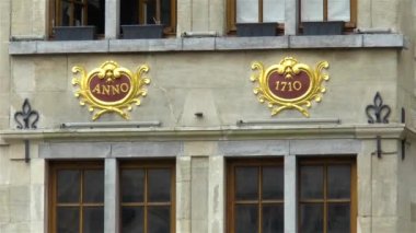 Brüksel, Belçika Pazar Meydanı, Grand Place 'deki mimari ayrıntılar.