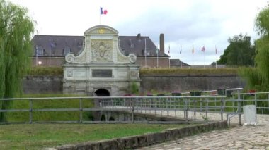 Lille Kalesi 'ne giriş, Nord-Pas-de-Calais, Fransa.