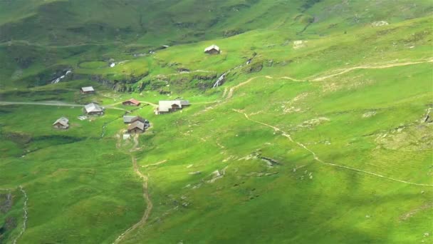 Απομονωμένο Σπίτι Στις Πλαγιές Των Ελβετικών Άλπεων Πρώτος Grindelwald — Αρχείο Βίντεο