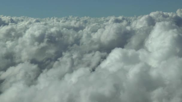 Voando Acima Das Nuvens Imagens Reais Alta Altitude Vista Cockpit — Vídeo de Stock