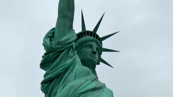 Närbild Frihetsgudinnan New York Harbor Usa Frihet Att Upplysa Världen — Stockvideo