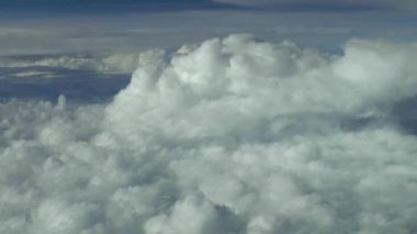 Multimedya çeşme parkı, gece lambası ve su fuarı.