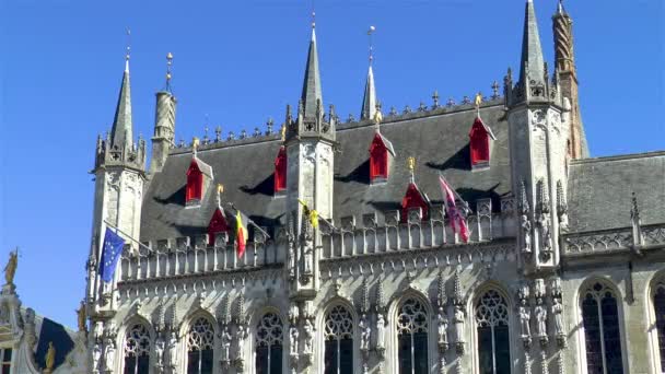 Detalles Arquitectónicos Medievales Tejado Del Edificio Corte Provincial Brujas Bélgica — Vídeo de stock