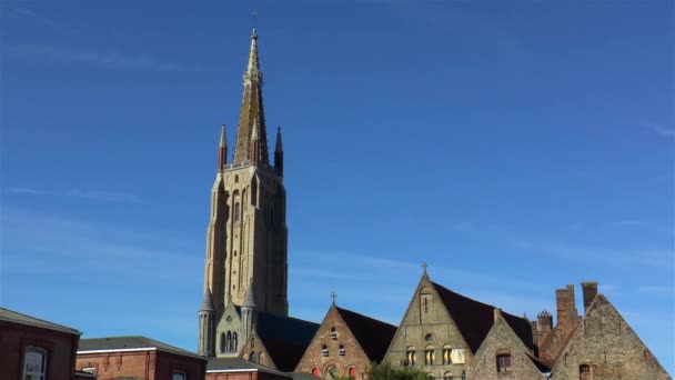 Impressionante Igreja Nossa Senhora Bruges Casas Tradicionais Bruges Bélgica — Vídeo de Stock