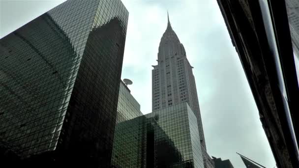 Icónico Edificio Chrysler Encuentra Alto Rodeado Otros Edificios Manhattan Nueva — Vídeos de Stock