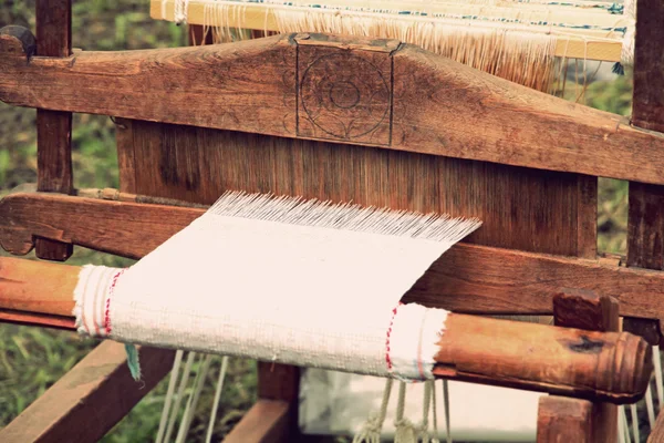 Retro weaving loom taken closeup. — Stock Photo, Image